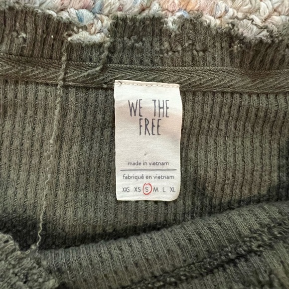 FREE PEOPLE GREEN WAFFLE LONG SLEEVE/TUNIC size small - Picture 3 of 5